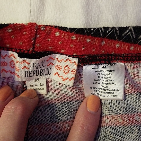 Pink Republic Christmas print Leggings Sz M snowflake reindeer Red white black - Picture 5 of 12